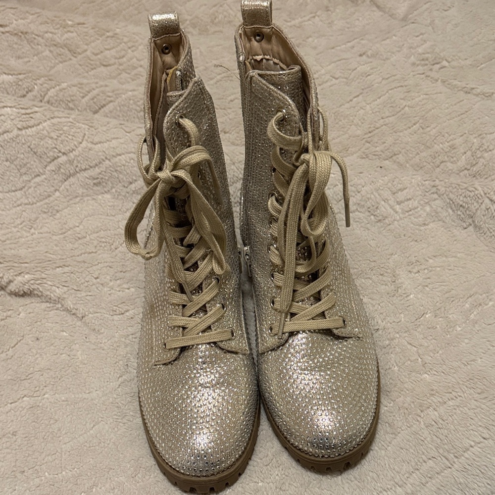 Stylish Silver Lace-Up Women's Boots